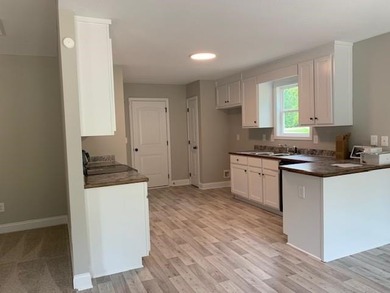 Welcome to this almost-new, beautifully maintained 3-bedroom - photo 15