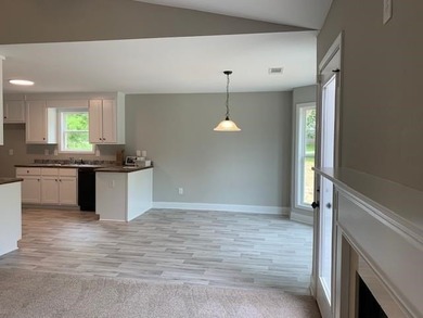 Welcome to this almost-new, beautifully maintained 3-bedroom - photo 16