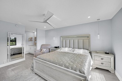 :Immaculate remodeled unit with amazing views. Spacious open - photo 17
