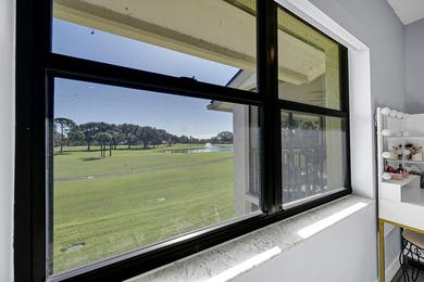 :Immaculate remodeled unit with amazing views. Spacious open - photo 18