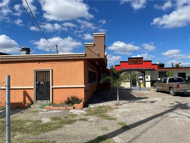 Perfect place for a restaurant. Currently used as a place of - photo 1
