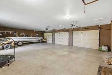 Showcase Custom Built All Brick Home, All on 1 Level, 3 Bedroom - photo 21