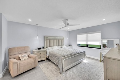 :Immaculate remodeled unit with amazing views. Spacious open - photo 22