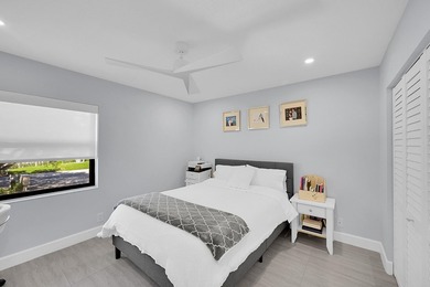 :Immaculate remodeled unit with amazing views. Spacious open - photo 24