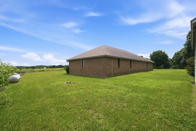 Showcase Custom Built All Brick Home, All on 1 Level, 3 Bedroom - photo 26