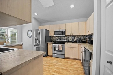 Welcome to this fully furnished, move-in ready 3-bedroom, 2-bath - photo 30