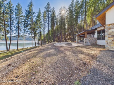 This exceptional new custom lakefront residence offers 3,395 SF - photo 14