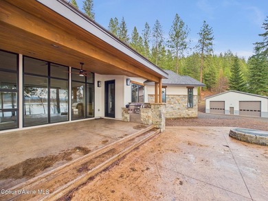 This exceptional new custom lakefront residence offers 3,395 SF - photo 16