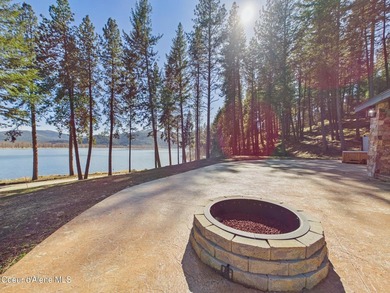 This exceptional new custom lakefront residence offers 3,395 SF - photo 17