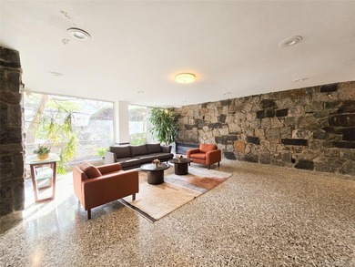 Prime Location, Conveniently located lobby. Alcove studio with - photo 17