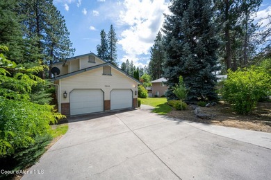 Welcome to this spacious 4-bedroom, 3-bathroom home in the - photo 8