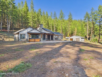 This exceptional new custom lakefront residence offers 3,395 SF - photo 18