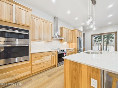 This exceptional new custom lakefront residence offers 3,395 SF - photo 21