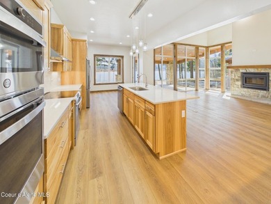 This exceptional new custom lakefront residence offers 3,395 SF - photo 22