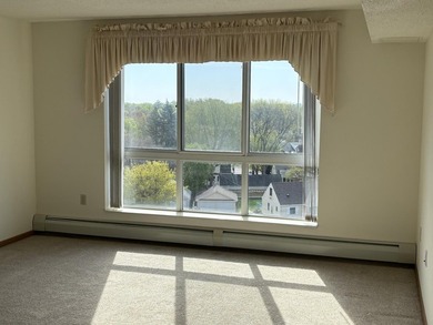 Gramercy Park at Lakeshore Drive Cooperative - 710 square foot - photo 4