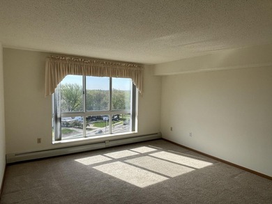 Gramercy Park at Lakeshore Drive Cooperative - 710 square foot - photo 5