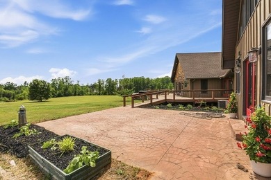Endless possibilities abound with this beautiful estate on just - photo 42