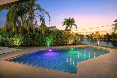 (private lake, pond, coastal) Home For Sale in Pembroke Pines Florida