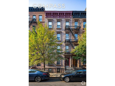 Residential investment opportunity in a desirable Central Harlem - photo 1