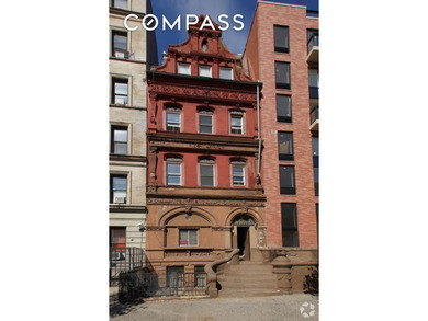 Residential investment opportunity in a desirable Central Harlem - photo 1