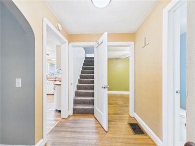 Charming and well maintained 3-bedroom, 2.5-bath Cape Cod - photo 19