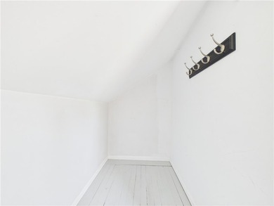 Charming and well maintained 3-bedroom, 2.5-bath Cape Cod - photo 34