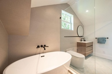 Experience the ideal blend of historic charm and modern luxury - photo 34