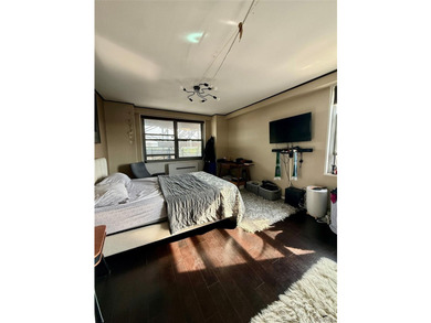 Luxury Living at Fairview - Spacious 2-Bedroom, 2-Bath Coop in - photo 11