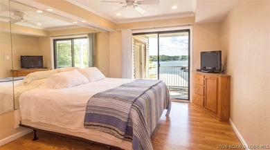Welcome to this beautifully updated 1-bedroom lakefront end-unit - photo 15