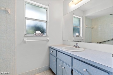 Welcome to a home that has been cherished by its original owner - photo 15