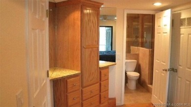 Welcome to this beautifully updated 1-bedroom lakefront end-unit - photo 17