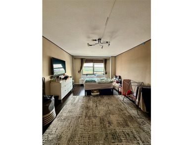 Luxury Living at Fairview - Spacious 2-Bedroom, 2-Bath Coop in - photo 19