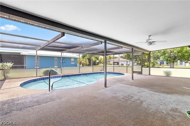 Welcome to a home that has been cherished by its original owner - photo 21