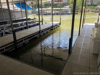 Welcome to this beautifully updated 1-bedroom lakefront end-unit - photo 25