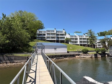 Welcome to this beautifully updated 1-bedroom lakefront end-unit - photo 26