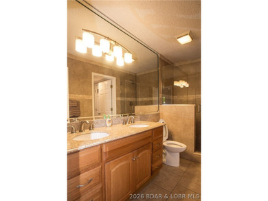 Welcome to this beautifully updated 1-bedroom lakefront end-unit - photo 35