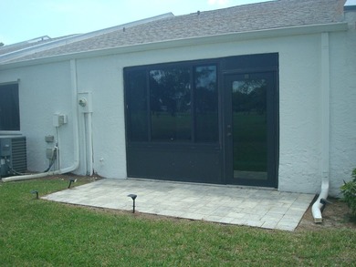 Spacious 3 bedroom villa on canal with fabulous view of golf - photo 16