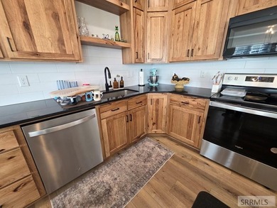 Enjoy the space and quiet of Pinebrook Estates while staying - photo 16