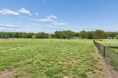 Welcome to this move-in ready Cape Cod situated on 5.12 scenic - photo 18