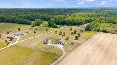 Welcome to this move-in ready Cape Cod situated on 5.12 scenic - photo 26