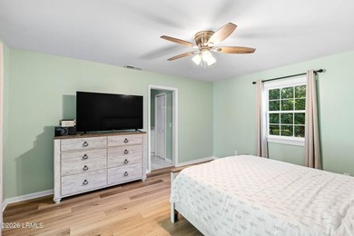 Welcome to 4326 Quail Dr. This beautifully updated 3 bedroom, 2 - photo 27