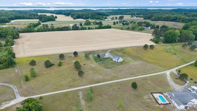 Welcome to this move-in ready Cape Cod situated on 5.12 scenic - photo 30