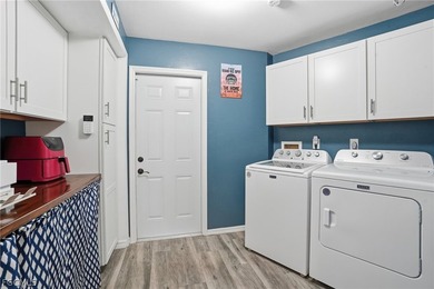 Welcome to this stunning waterfront 3 bedroom, 2.5 bathroom pool - photo 31
