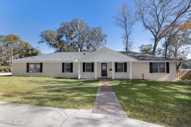 Lake Home Sale Pending in Jacksonville, Florida