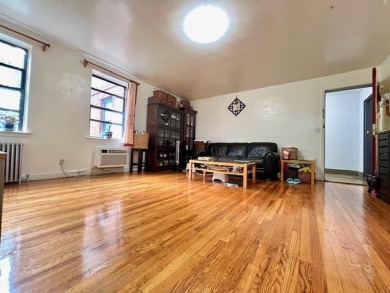 (private lake, pond, coastal) Home Sale Pending in Bayside New York