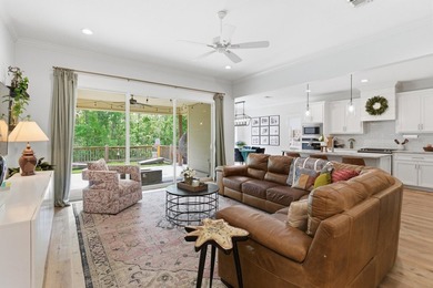 Welcome to this beautifully maintained 4-bedroom, 2-bath home in - photo 14