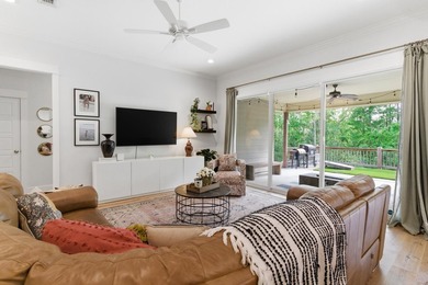 Welcome to this beautifully maintained 4-bedroom, 2-bath home in - photo 15