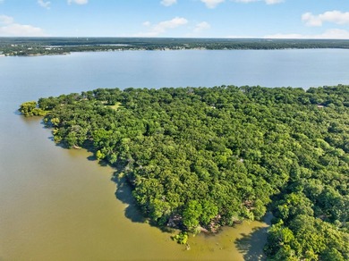 Rarely does a property of this caliber become available - photo 15