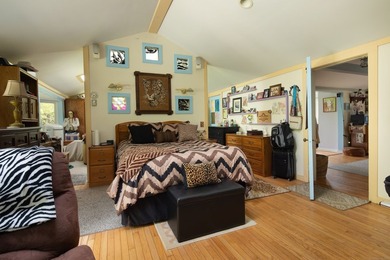 Lake Access, 3+ acres, Inground Pool, and room for expansion! - photo 24