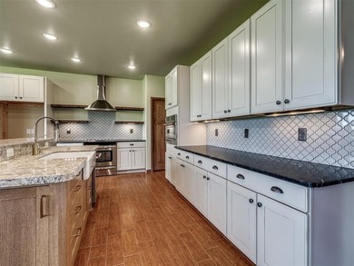 Exceptional equestrian property offering a well-maintained home - photo 29